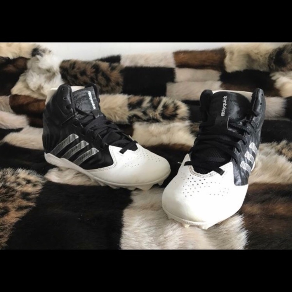 Kids cleats